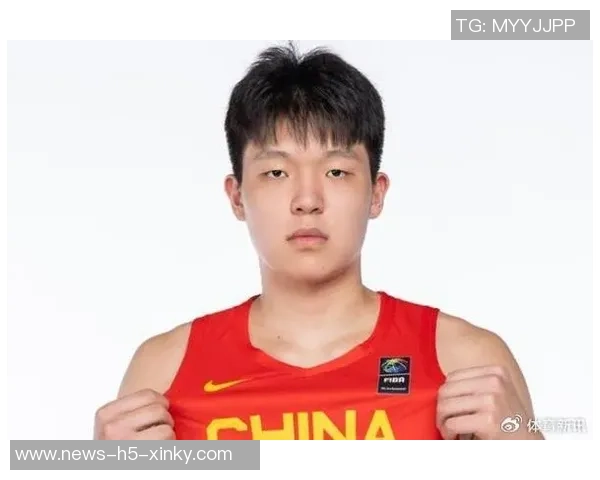 杨瀚森赛前热身展现惊人实力完美对抗后勾手与暴扣三分球全中