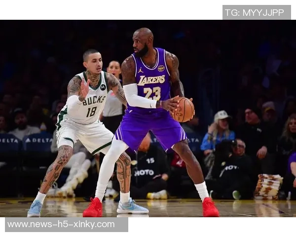 詹姆斯神之瞪激活艾顿三分群发威助力球队逆转胜利 詹姆斯神之瞪激活艾顿三分群发威助力球队逆转胜利